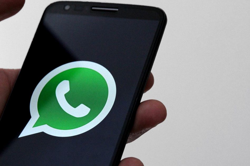 Złośliwe wizytówki w webowym WhatsAppie. Nawet 200 mln osób narażonych na atak