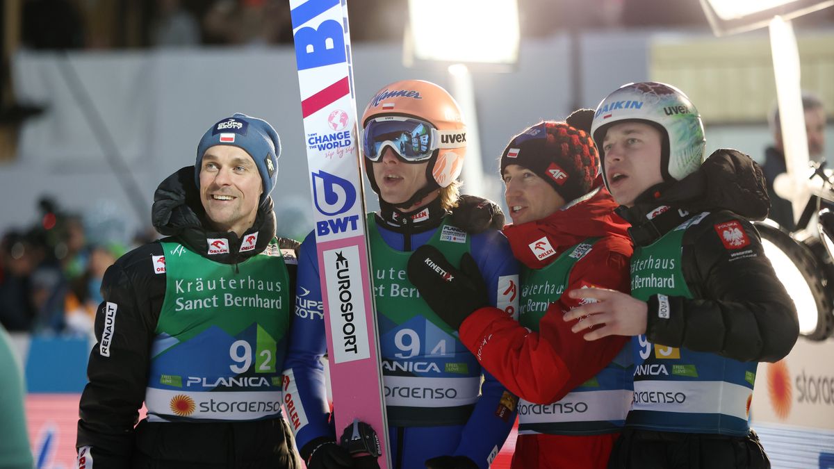 PLANICA, SLOVENIA - MARCH 04: (L-R) Piotr Zyla, Dawid Kubacki, Kamil Stoch and Aleksander Zniszczol of Team Poland look on during the Ski Jumping Men's Team HS138 at the FIS Nordic World Ski Championships Planica on March 04, 2023 in Planica, Slovenia. (Photo by Maja Hitij/Getty Images)