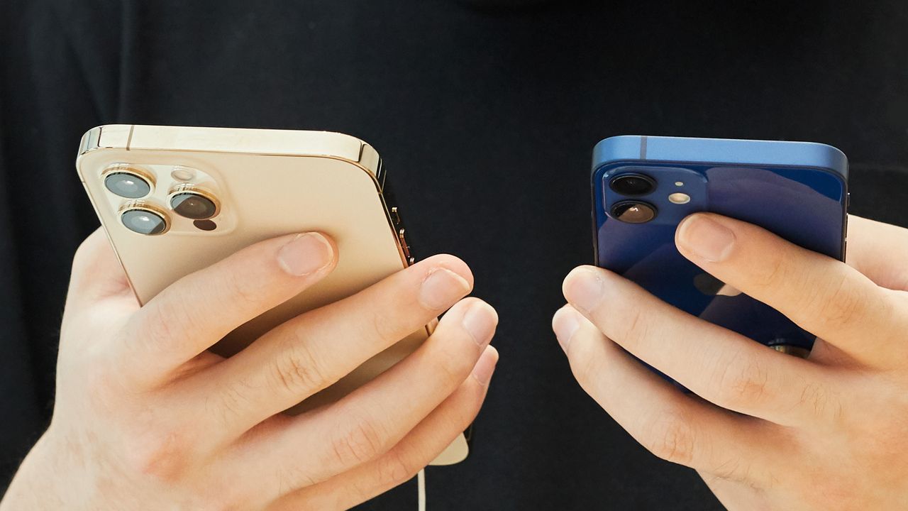 "Przyłóż do siebie dwa iPhone'y". Samsung zaprasza użytkowników Apple'a do zabawy