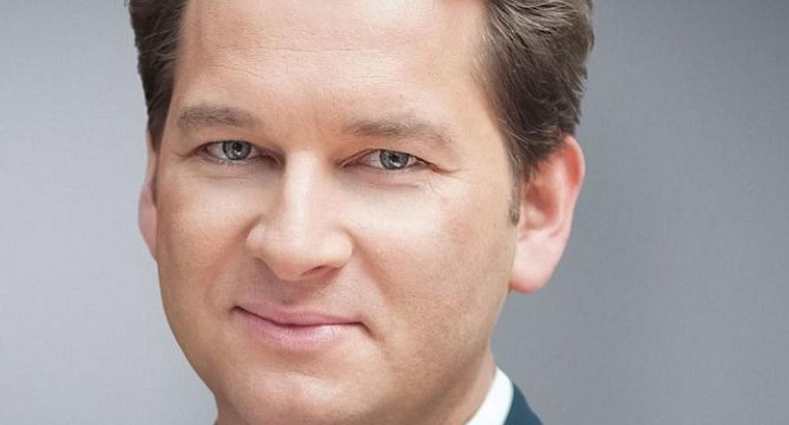 Właściciel "Do Rzeczy" i "Wprost" ogranicza stratę