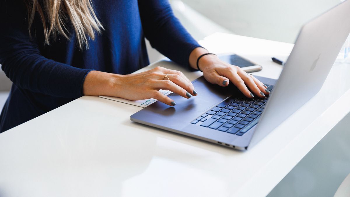laptop komputer cyberbezpieczeństwo 