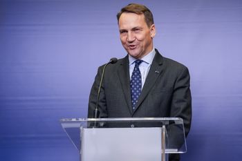 "Jeden telefon". Sikorski wskazuje jak skończyć wojnę