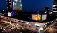 IKEA reklamuje wielką obniżkę cen produktów kampanią "Więcej radości za mniej!"