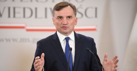 Resort sprawiedliwości kręci bat na kancelarie odszkodowawcze [NEWS MONEY.PL]