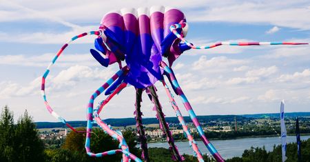 Festiwal Latawców w Chodzieży: Kolorowe widowisko na Stoku Narciarskim