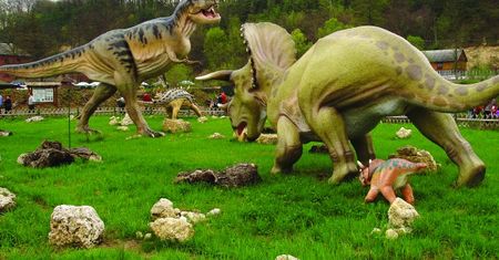 Bałtów. Dinozaury w Parku Jurajskim w Świętokrzyskiem