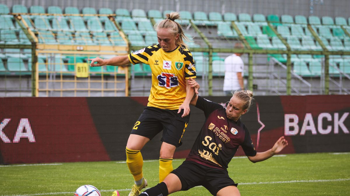 Materiały prasowe / GIEKSA FOTO/Tomasz Błaszczyk / Na zdjęciu: mecz GKS Katowice - Czarni Antrans Sosnowiec