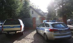 Zarzuty znęcania się nad podopiecznymi dla Marka N. - kierownika ośrodków opieki w Zgierzu i Wolicy. Zmarło pięciu pensjonariuszy