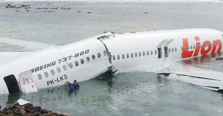 Katastrofa samolotu na Bali. Boeing 737 wpadł do morza
