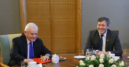 Miller i Piechociński: prezes Kaczyński żyje w swoim świecie