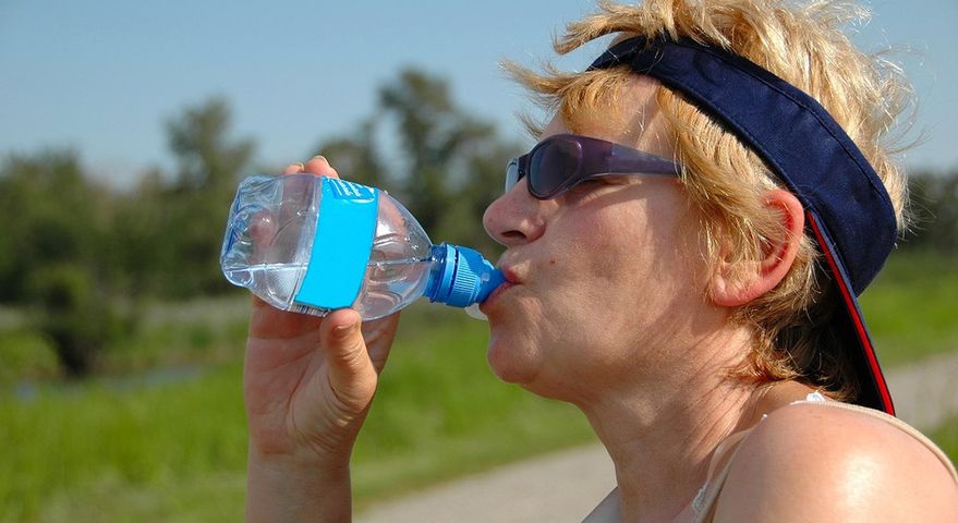 Nigdy nie pij takiej wody. Ekspertka ostrzega