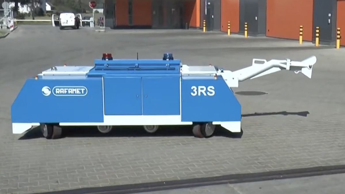 Pojazd manewrowo - drogowy marki Rafamet. 
