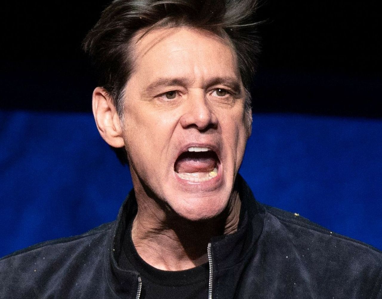 "Kupiłem wiele rzeczy i potrzebuję pieniędzy". Jim Carrey musiał sprzedać dom