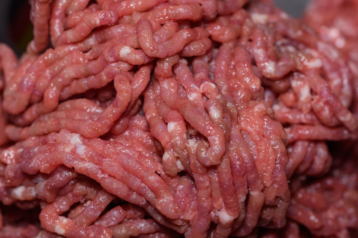 Mięso mielone bardzo szybko ciemnieje. Malo kto ma świadomość dlaczego