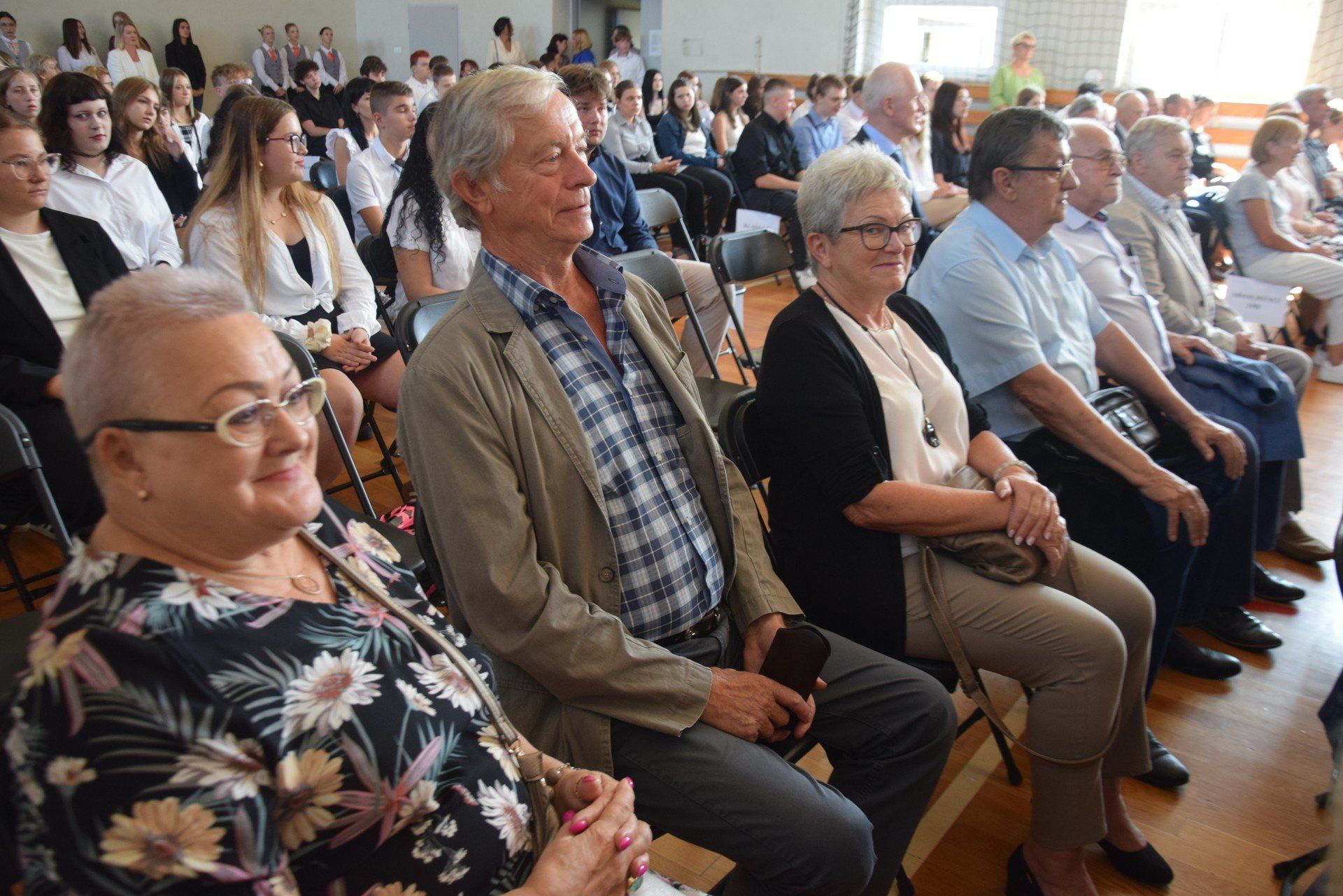 Inauguracja nowego roku szkolnego 2025/2026 w Zespole Szkół nr 7 w Tychach. Absolwenci TPB w Tychach