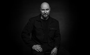 Wawrzyniec Kostrzewski dołącza do Under Ski Tower