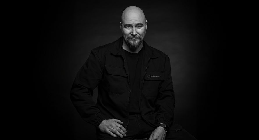 Wawrzyniec Kostrzewski dołącza do Under Ski Tower