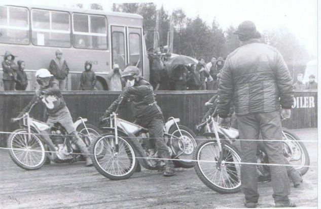 Rok 1984, otwarcie toru w Tabasalu. Reino Viidas (w środku) u kresu kariery...