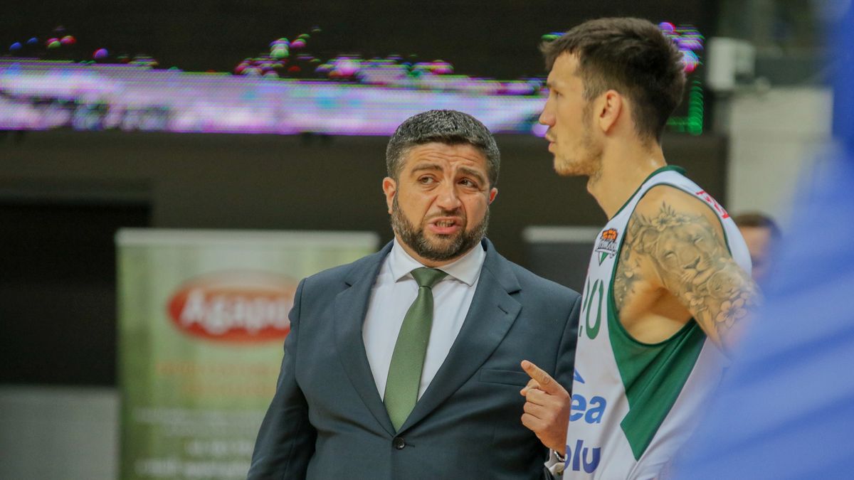 Zdjęcie okładkowe artykułu: WP SportoweFakty / Artur Lawrenc / Na zdjęciu: Oliver Vidin (z lewej) w rozmowie z Nemanja Nenadiciem