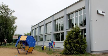 Zakończyła się termomodernizacja szkoły w Dobrzejewicach. Inwestycja kosztowała blisko 4 mln złotych