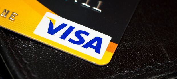 "Przestańcie przyjmować gotówkę". Visa chce dawać restauracjom po 10 tys. dol.