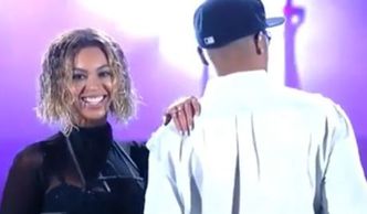 Blue Ivy śpiewa przez mikrofon na koncercie Beyonce!