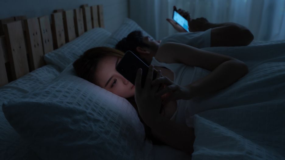 "Parallel scrolling" ma również wpływ na nasze życie seksualne 

