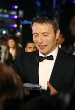 Mads Mikkelsen romansuje z Coco Chanel