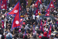 Nepalczycy domagają się powrotu monarchii. Demonstrowało 10 tysięcy osób