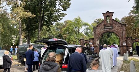 Głos w obronie bpa Edwarda Janiaka. "To były kłamstwa"