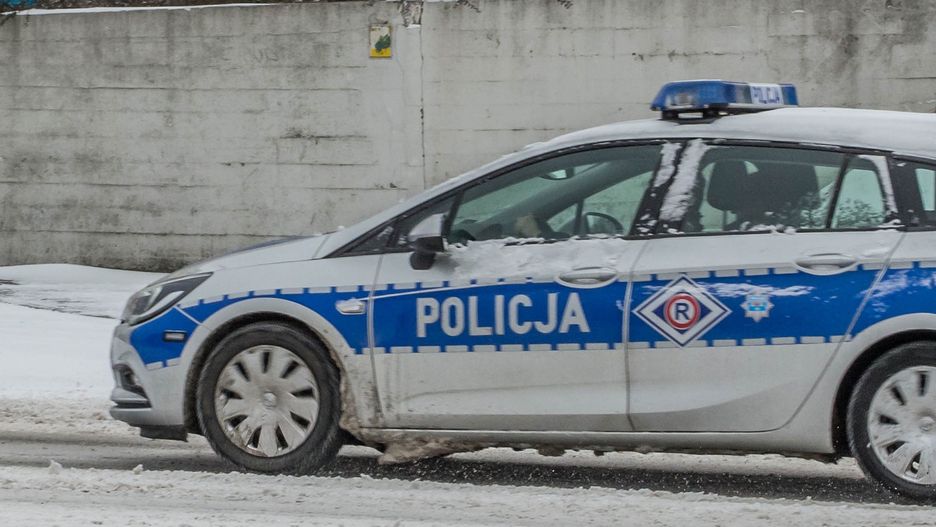 Olsztyn. 4-latek boso i w samej piżamie na ulicy