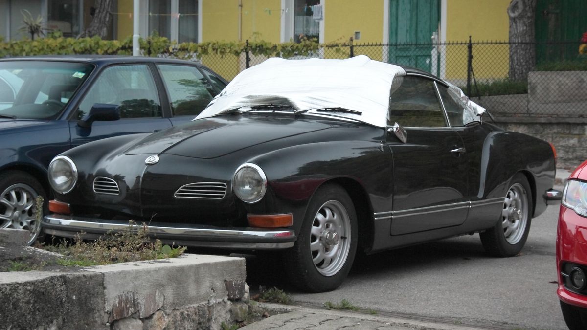 Długi postój nie musi być wcale związany tylko z young- i oldtimerami. Czasem skazane na nie są także nowsze auta