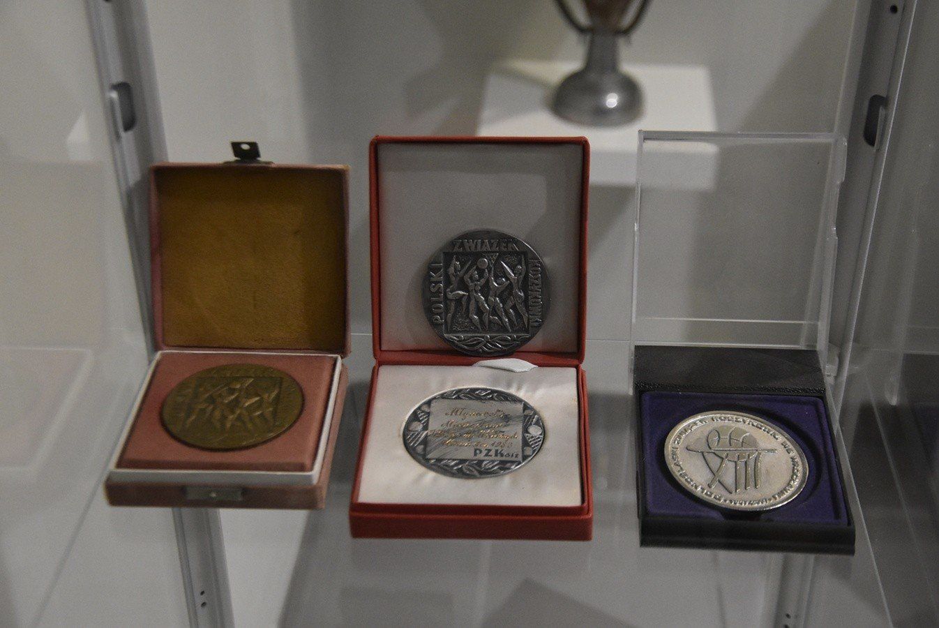 W Aqua Zdroju prezentowane sa pamiatki po Mieczysławi Młynarskim i trochę wałbrzyskiego Górnika