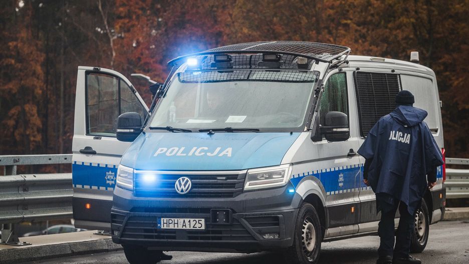 Fina? poszukiwa? Grzegorza Borysa
06.11.2023 Gdynia, Oblawa na Grzegorza Borysa. Odnaleziono zwkloki Grzegorza Borysa. Poszukiwanego za zabojstwie dziecka. Poszukiwany zostal znaleziony na mokradlach, pod jedna z wysp na stawie Lepusz. Fot. Karol Makurat/REPORTER
Karol Makurat/REPORTER