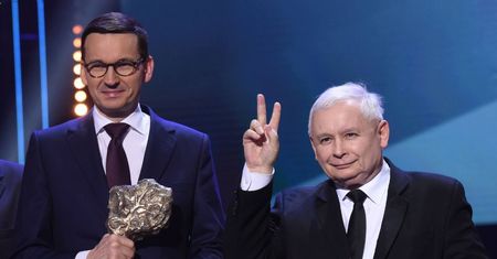 Fabryka papieru przy Wiejskiej. PiS wyhamował, ale produkcja prawa i tak idzie pełną parą