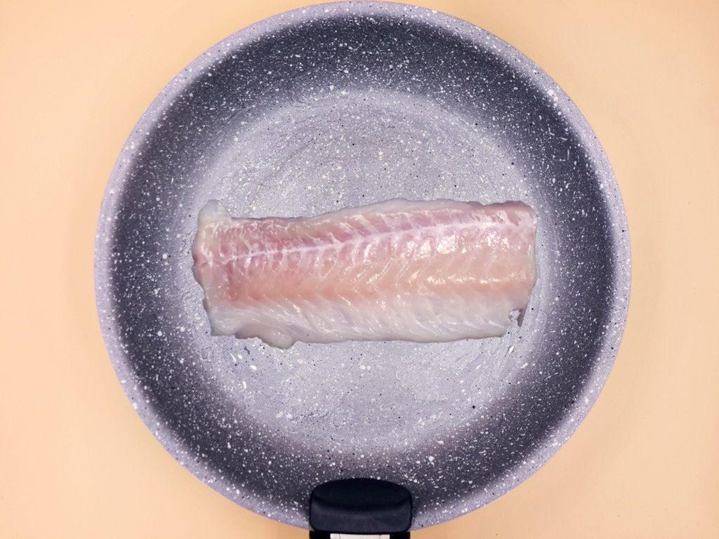 Dorsz z mozzarellą i pomidorem przepis