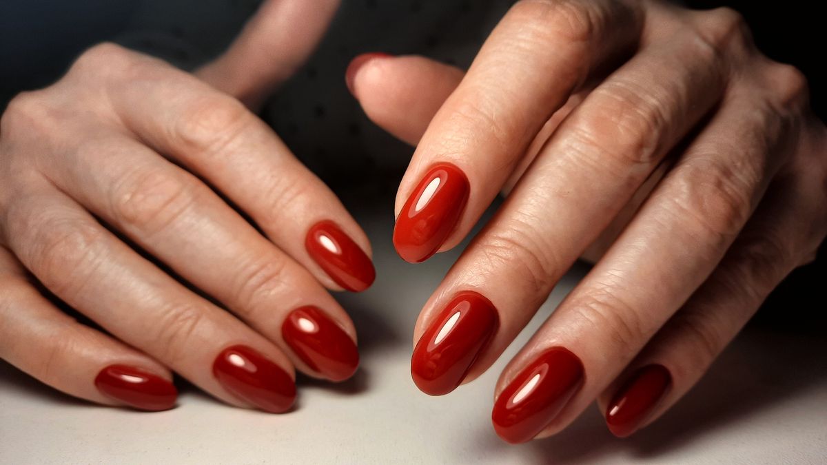 Zapomnij o czerwieni. Jesienią królować będzie chłodna elegancja