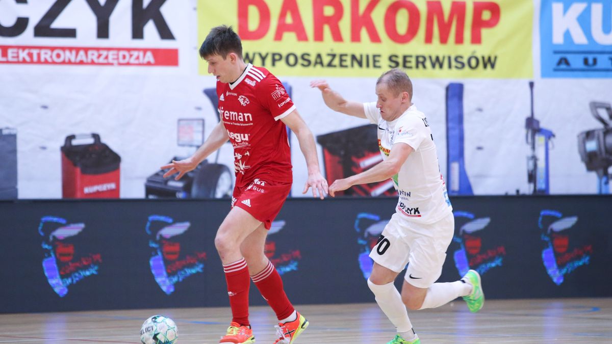 WP SportoweFakty / Anna Klepaczko / Tomasz Lutecki (czerwony strój) i Witalij Lisniczenko (biały)