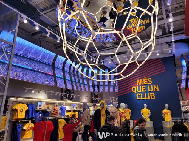 Wystrój sklepu Barca Store robi wrażenie