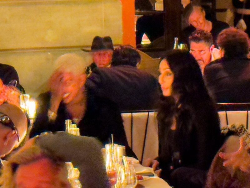 Cher i Alexander Edwards na randce w restauracji