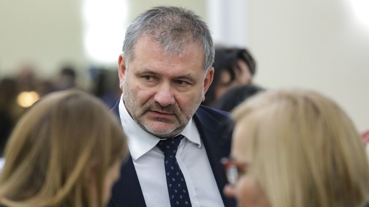 "Duda przynosi wstyd tylko sobie". Żurek zaatakował ws. bagażnika