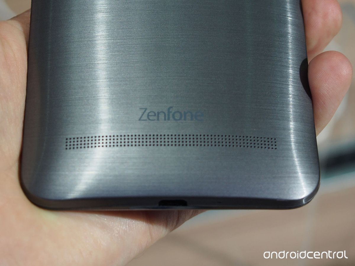 Asus pokazał nowe smartfony z serii ZenFone 2 wyposażone w procesory Qualcomma 14