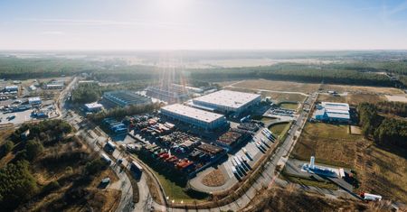 Tesla Giga Berlin produkuje w zaskakującym tempie, a ma być jeszcze lepiej