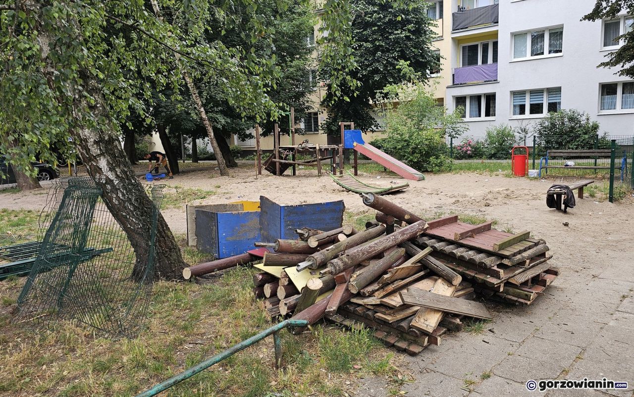 Był plac zabaw, zostały tylko deski. Gorzowianie oburzeni