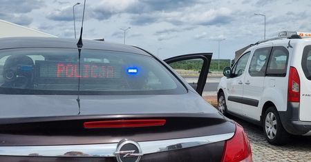 Duża akcja policji na A4. Zatrzymywani kierowcy dostawali prezenty