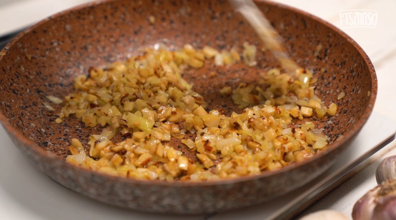 Mushrooms with onion
