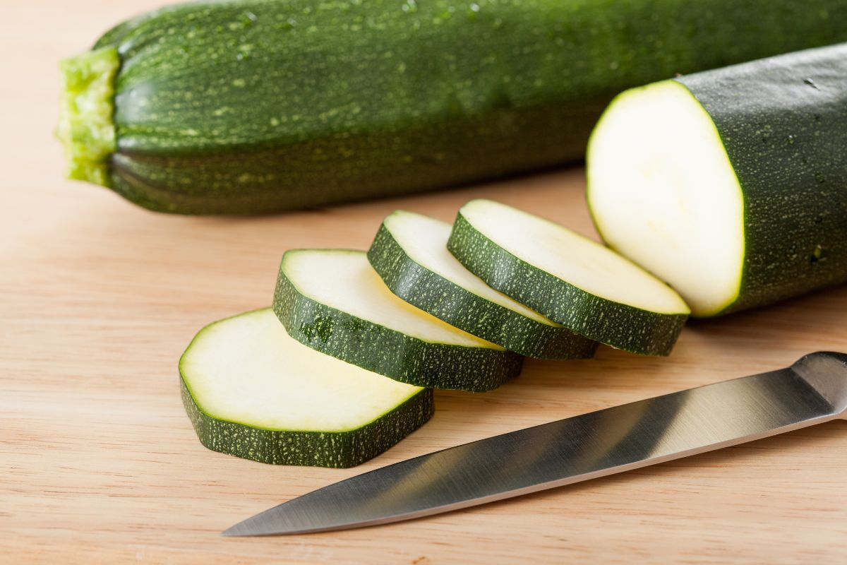 Grilled courgette can also serve as a salad for a barbecue.