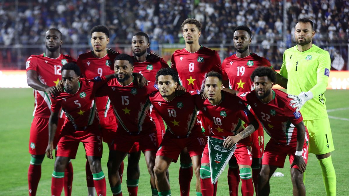 PAP/EPA / Fernando Ruiz / Na zdjęciu: Surinam powalczy o mundial