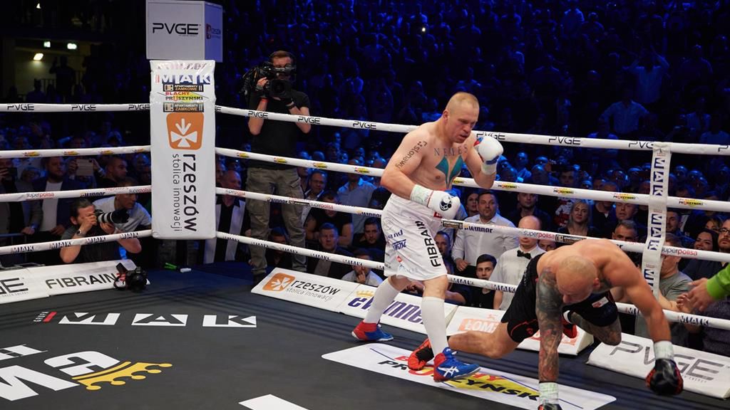 Materiały prasowe / Piotr Duszczyk/boxingphotos.pl / Na zdjęciu: walka Artur Szpilka - Łukasz Różański