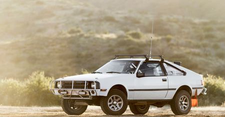Toyota Celica marzeń. Sportowe coupé przerobione na terenową rajdówkę